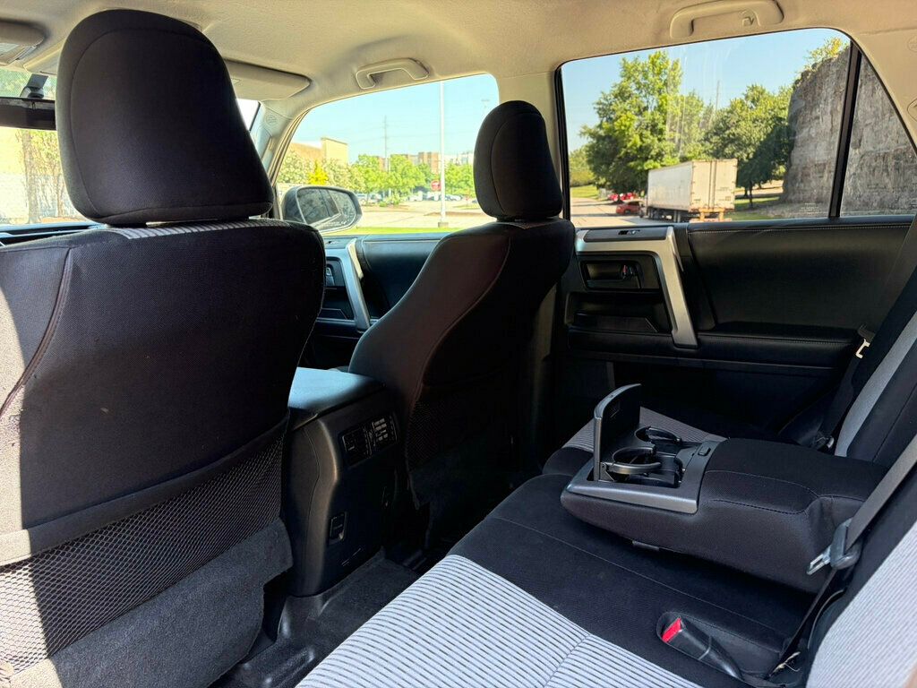 2016 Toyota 4Runner 4WD 4dr V6 SR5 - 23057495 - 19