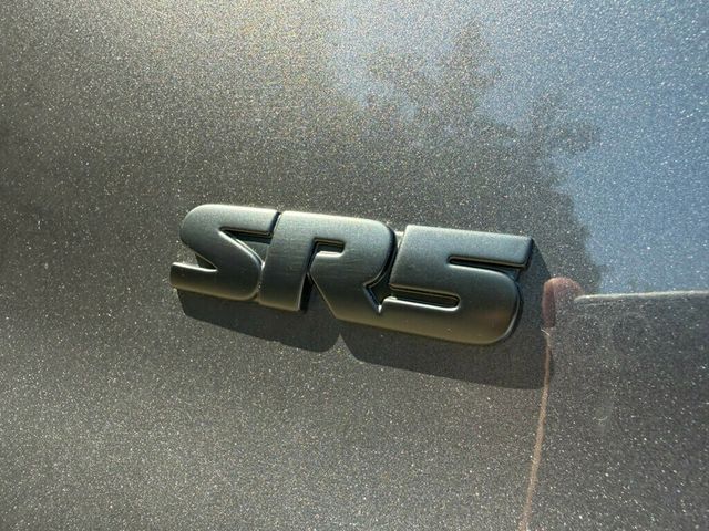 2016 Toyota 4Runner 4WD 4dr V6 SR5 - 23057495 - 27