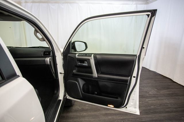 2016 Toyota 4Runner 4WD 4dr V6 SR5 - 22974300 - 16