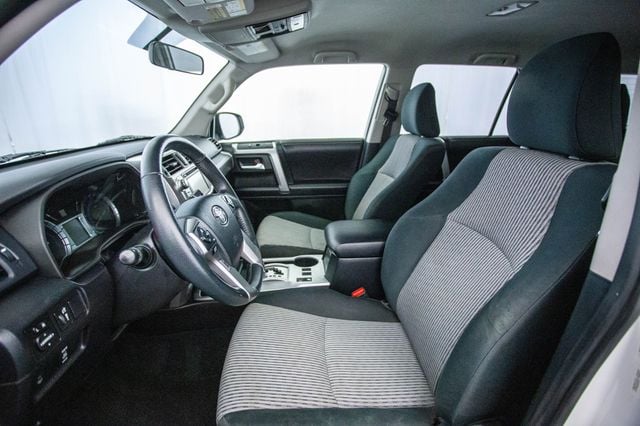 2016 Toyota 4Runner 4WD 4dr V6 SR5 - 22974300 - 17