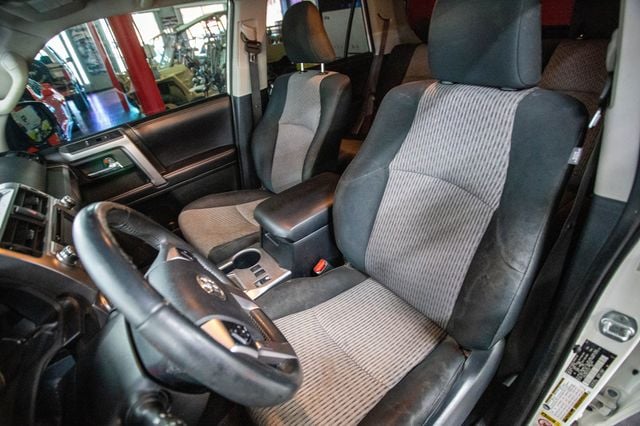 2016 Toyota 4Runner 4WD 4dr V6 SR5 - 22974300 - 3