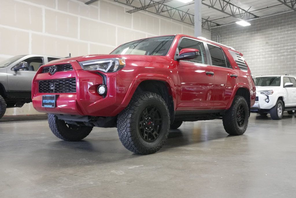 2016 Toyota 4Runner SR5 Premium photo 2