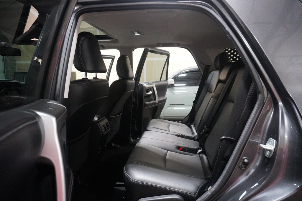 2016 Toyota 4Runner SR5 Premium photo 10