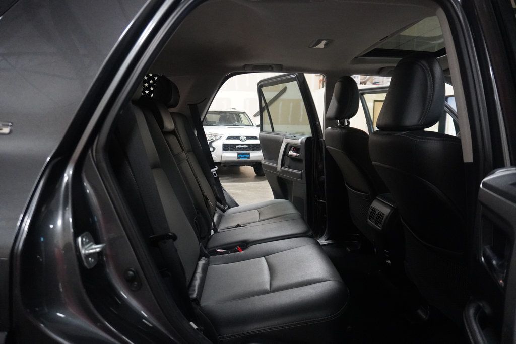 2016 Toyota 4Runner SR5 Premium photo 12