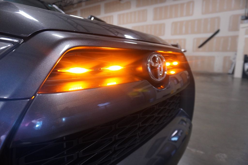 2016 Toyota 4Runner SR5 Premium photo 16