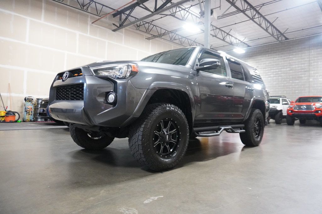 2016 Toyota 4Runner SR5 Premium photo 2