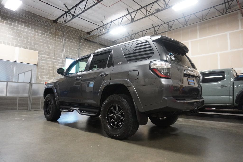 2016 Toyota 4Runner SR5 Premium photo 3