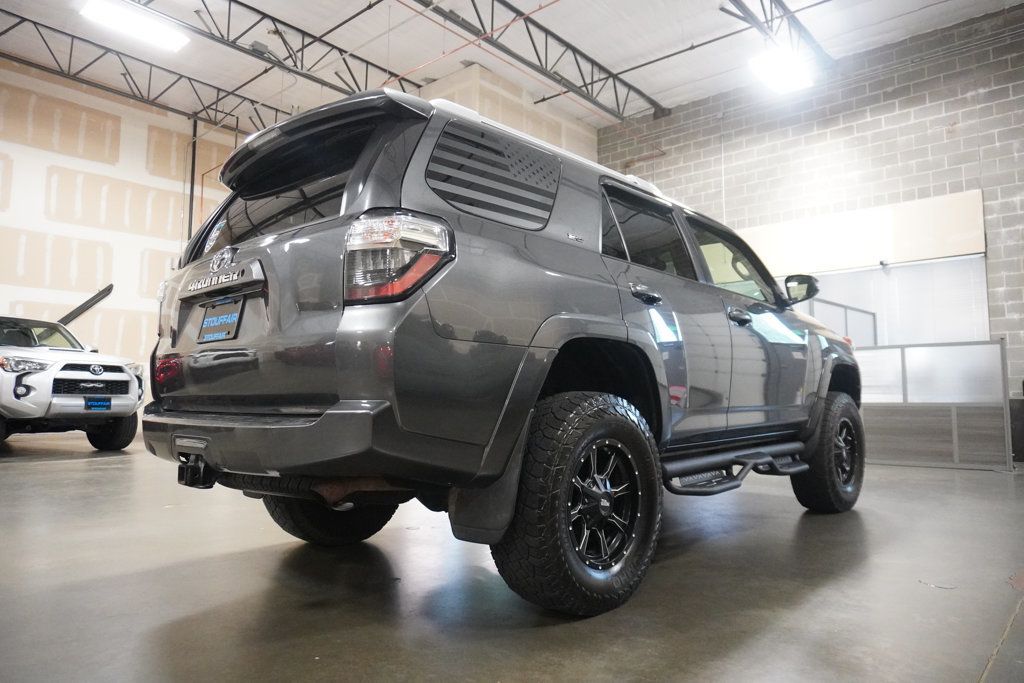 2016 Toyota 4Runner SR5 Premium photo 4