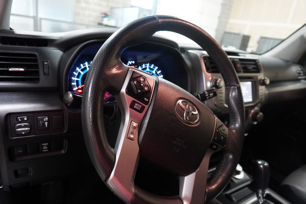 2016 Toyota 4Runner SR5 Premium photo 5