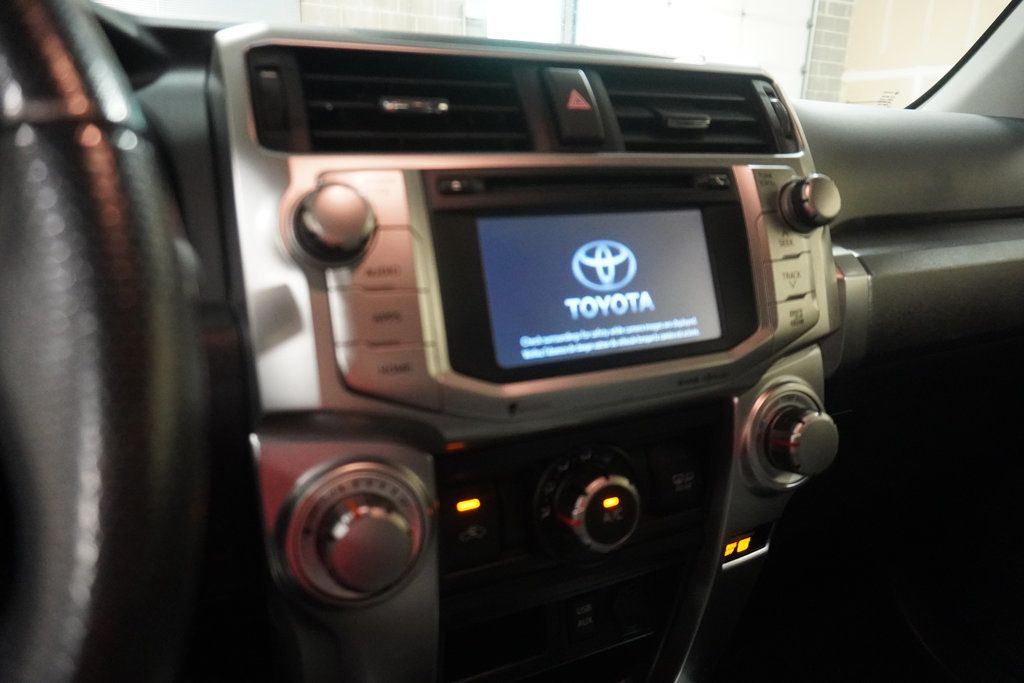 2016 Toyota 4Runner SR5 Premium photo 6