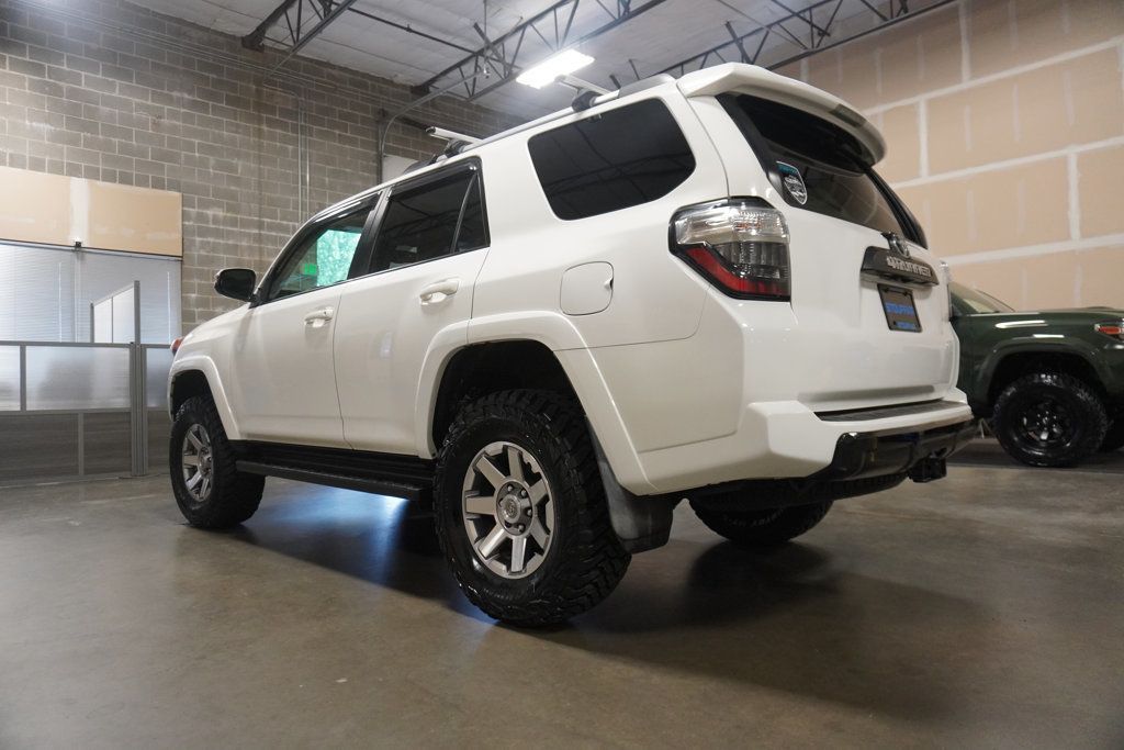 2016 Toyota 4Runner Trail Premium photo 3