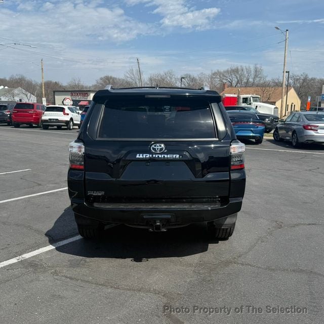 2016 Toyota 4Runner 4WD V6 SR5 W/3RD ROW SEATING PACKAGE - 22999024 - 11