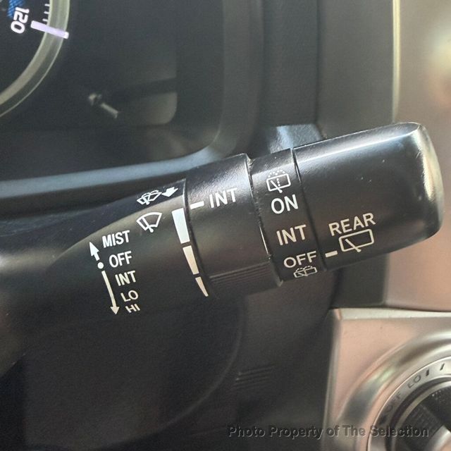 2016 Toyota 4Runner 4WD V6 SR5 W/3RD ROW SEATING PACKAGE - 22999024 - 29