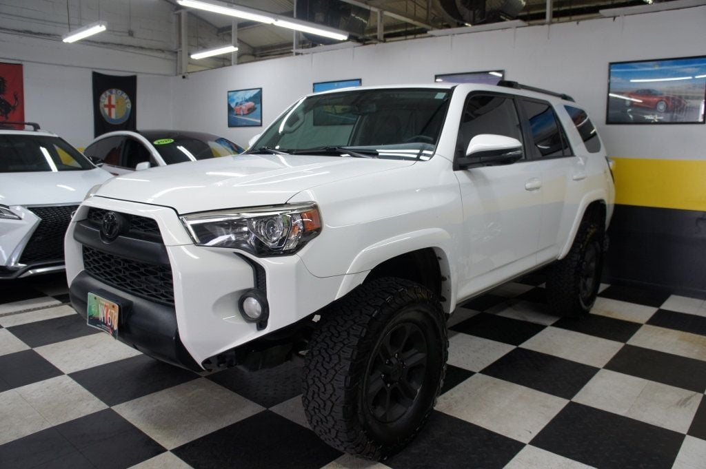 2016 Toyota 4Runner CUSTOM LIFT, OFF ROAD TIRES - 22568201 - 2