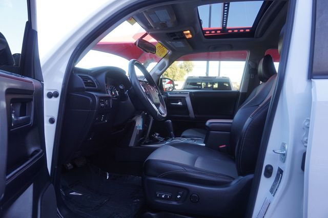 2016 Toyota 4Runner LIFTED, 4WD, PREMIUM PKG, MOON ROOF,BACKUP CAMERA,THIRD ROW SEAT - 22943433 - 16