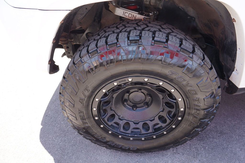 2016 Toyota 4Runner SR5 photo 12