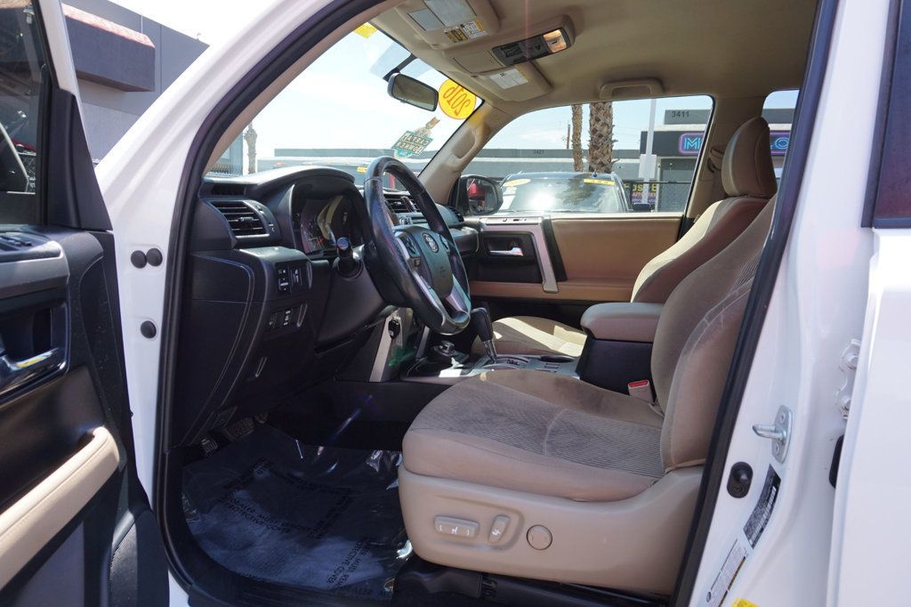 2016 Toyota 4Runner SR5 photo 16