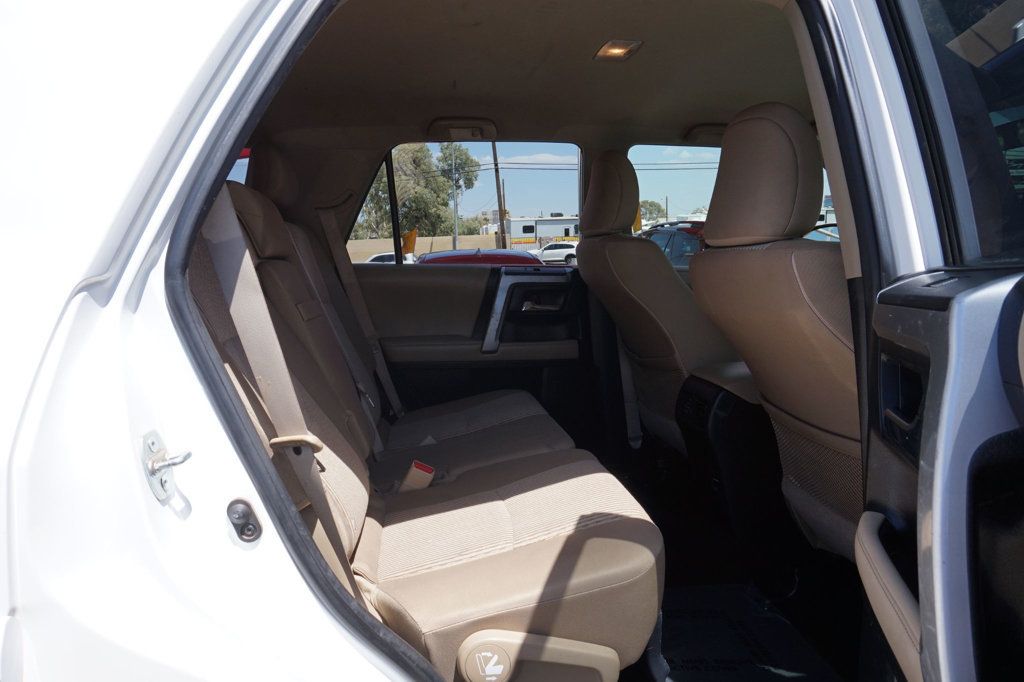 2016 Toyota 4Runner SR5 photo 19
