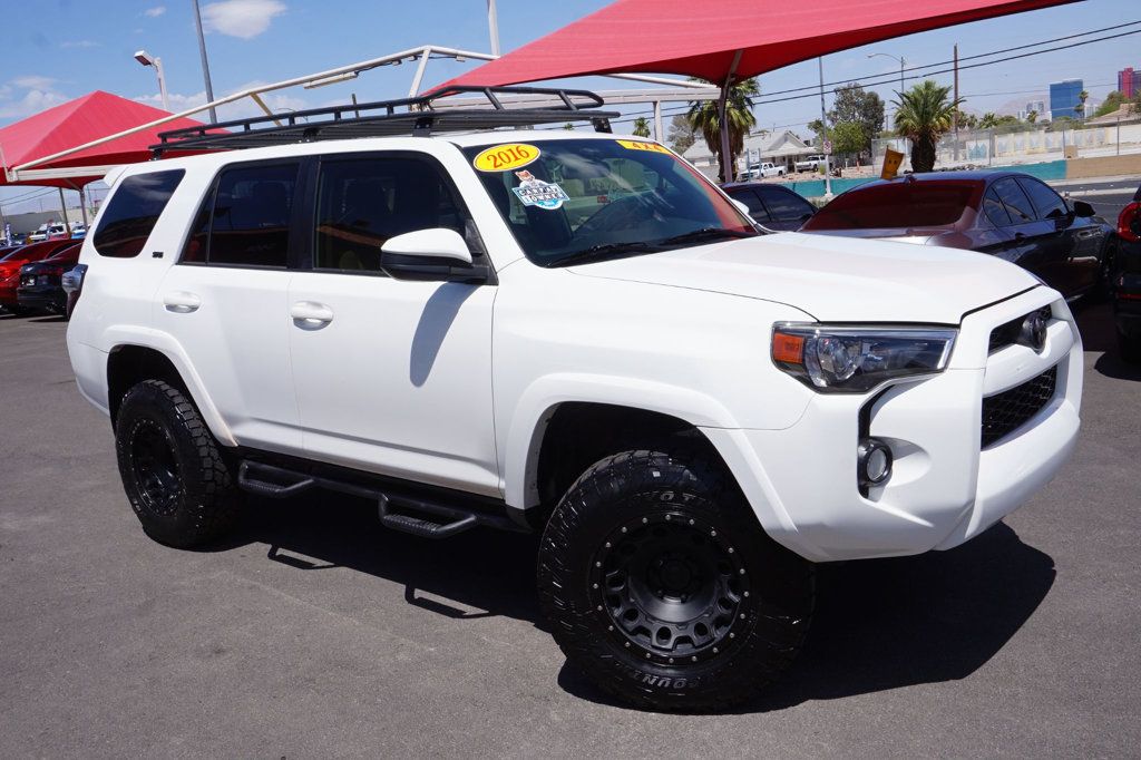 2016 Toyota 4Runner SR5 photo 2