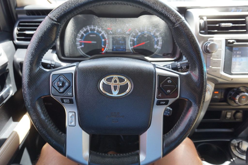 2016 Toyota 4Runner SR5 photo 25