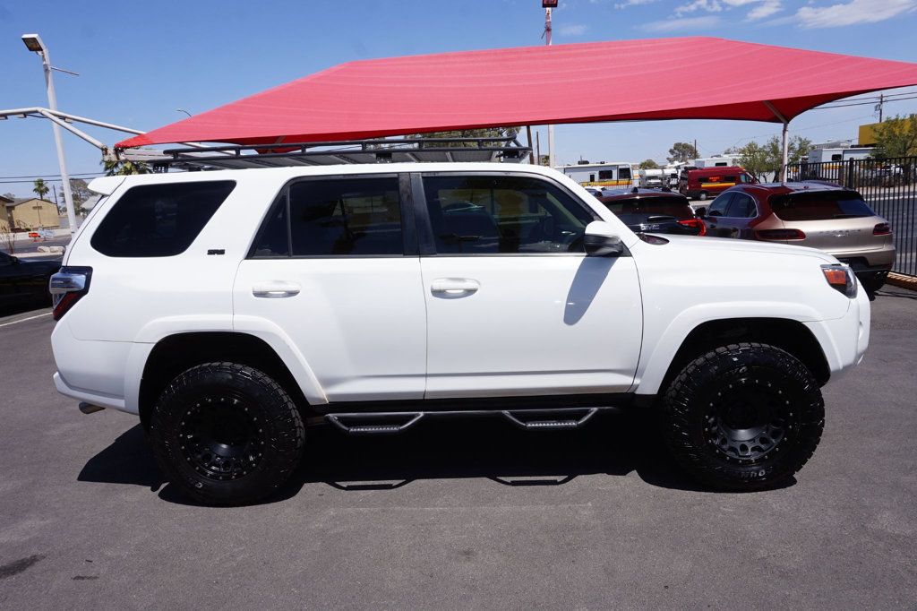 2016 Toyota 4Runner SR5 photo 5