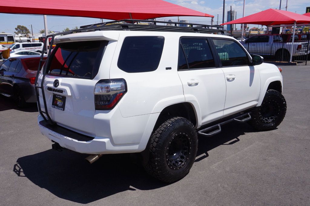 2016 Toyota 4Runner SR5 photo 6