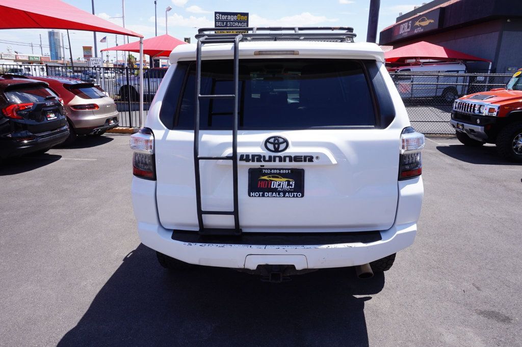 2016 Toyota 4Runner SR5 photo 7