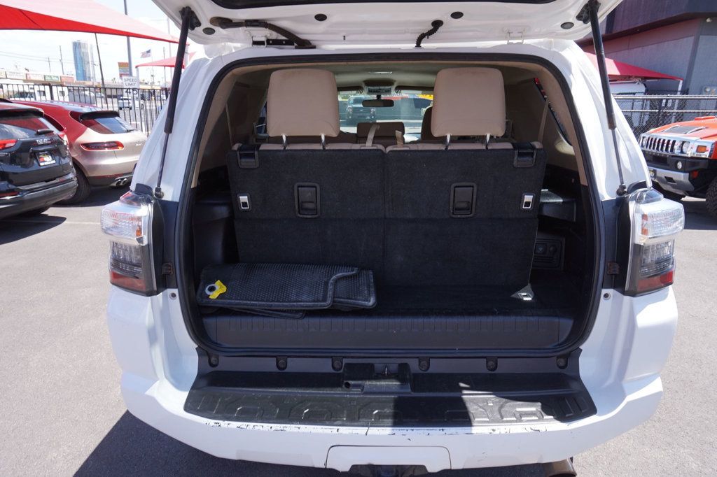 2016 Toyota 4Runner SR5 photo 8