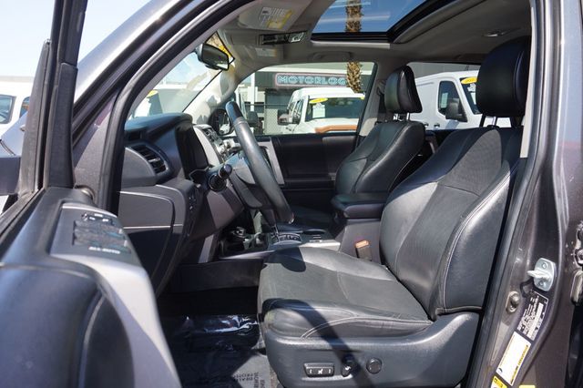 2016 Toyota 4Runner LIMITE, 4X4, PREMIUM WHEELS, ALL TERRAIN TIRES, LEATHER - 23064455 - 17