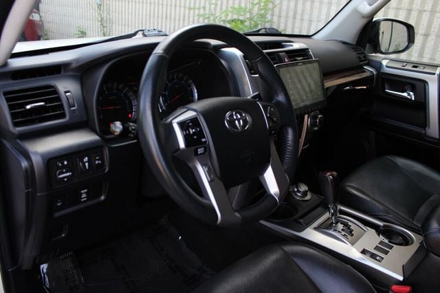 2016 Toyota 4Runner LIMITED W/ NAVIGATION, LEATHER, MOONROOF, NEW TIRES - 23033745 - 24