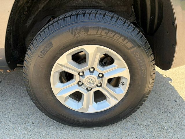 2016 Toyota 4Runner Low Miles 4x4 Rare 3rd Row Southern CLEAN 615-300-6004 - 23057495 - 49