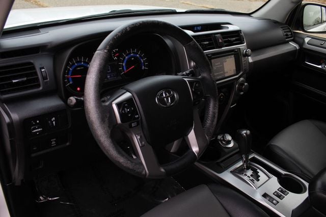 2016 Toyota 4Runner SR5 Premium photo 28