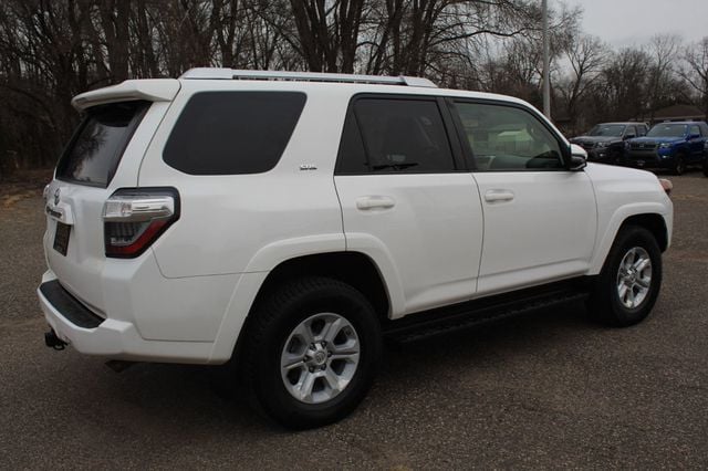 2016 Toyota 4Runner SR5 Premium photo 4