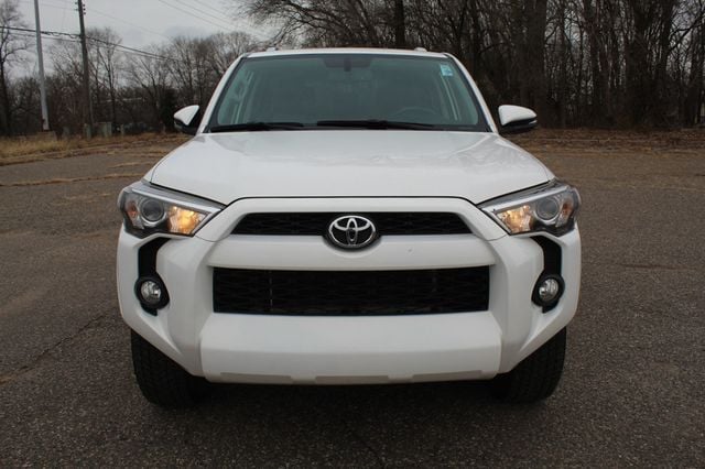 2016 Toyota 4Runner SR5 Premium photo 5