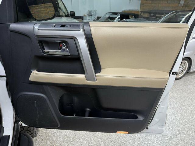 2016 Toyota 4Runner Premium Pkg/Heated Leather Seats/Toytec Lift/Rear Camera - 23066264 - 30