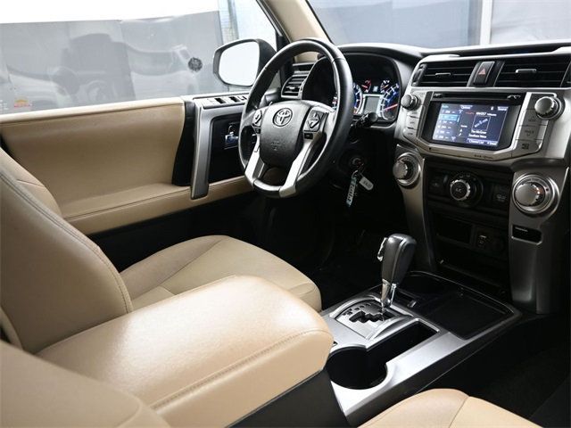 2016 Toyota 4Runner RWD 4dr V6 SR5 - 22989052 - 19