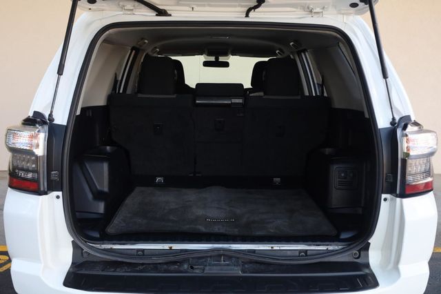 2016 Toyota 4Runner SR5 - 23040828 - 10