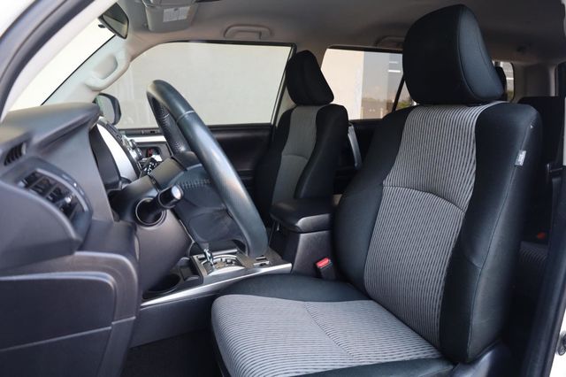 2016 Toyota 4Runner SR5 - 23040828 - 13