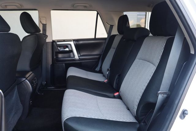 2016 Toyota 4Runner SR5 - 23040828 - 18