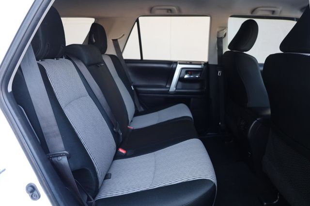 2016 Toyota 4Runner SR5 - 23040828 - 22