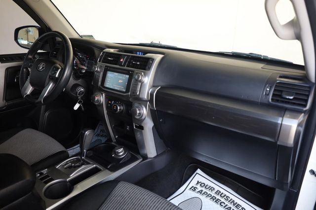 2016 Toyota 4Runner SR5 - 23040828 - 27