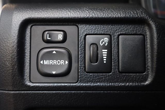 2016 Toyota 4Runner SR5 - 23040828 - 32