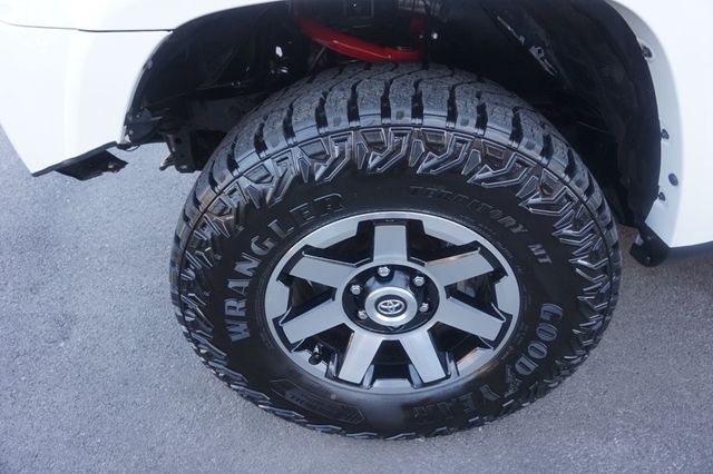 2016 Toyota 4Runner SR5 PREMIUM, PREMIUM WHEELS, ALL TERRAIN TIRES, ROOF RACK - 22943433 - 11