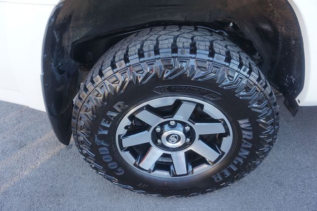 2016 Toyota 4Runner SR5 PREMIUM, PREMIUM WHEELS, ALL TERRAIN TIRES, ROOF RACK - 22943433 - 13