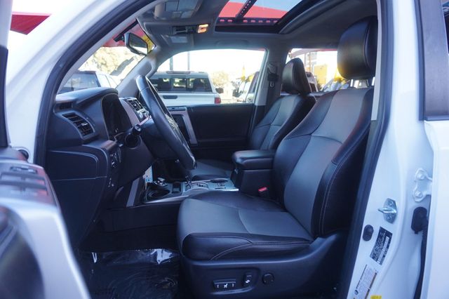 2016 Toyota 4Runner SR5 PREMIUM, PREMIUM WHEELS, ALL TERRAIN TIRES, ROOF RACK - 22943433 - 17