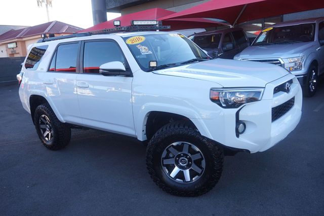 2016 Toyota 4Runner SR5 PREMIUM, PREMIUM WHEELS, ALL TERRAIN TIRES, ROOF RACK - 22943433 - 1