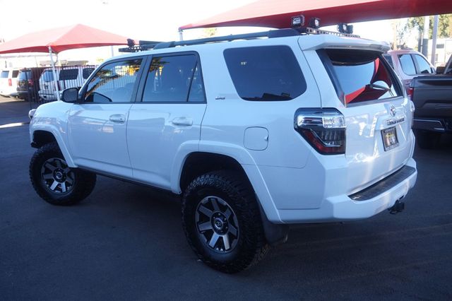 2016 Toyota 4Runner SR5 PREMIUM, PREMIUM WHEELS, ALL TERRAIN TIRES, ROOF RACK - 22943433 - 3