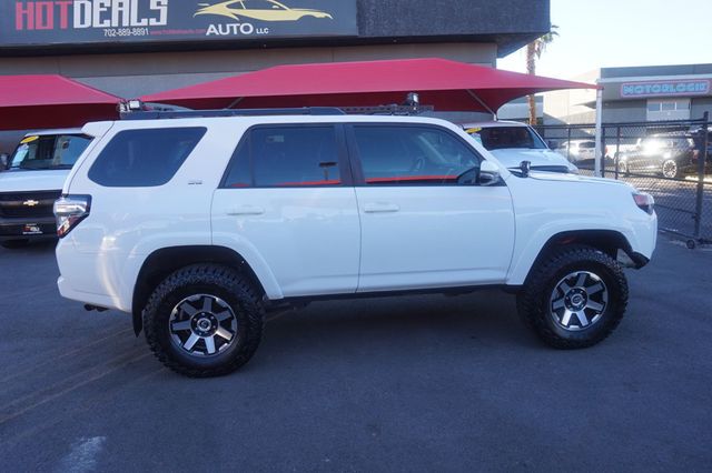 2016 Toyota 4Runner SR5 PREMIUM, PREMIUM WHEELS, ALL TERRAIN TIRES, ROOF RACK - 22943433 - 4