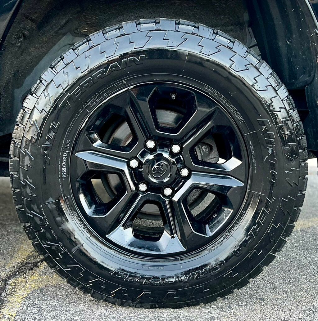 2016 Toyota 4Runner SR5 Premium photo 2