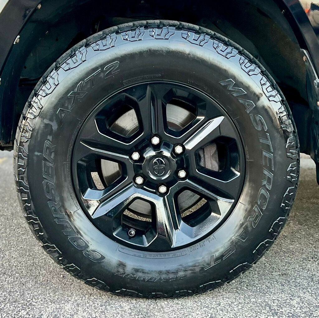 2016 Toyota 4Runner SR5 Premium photo 3